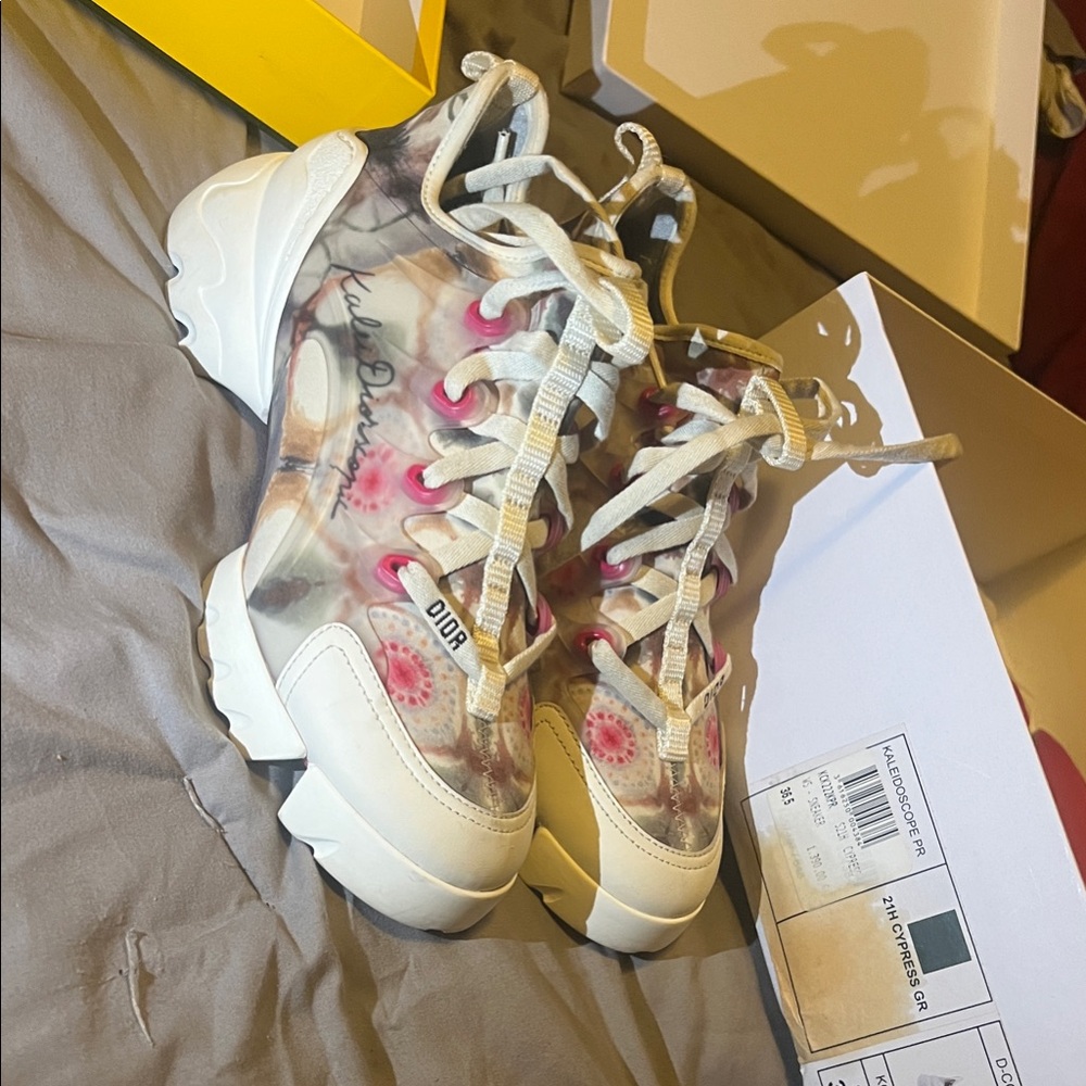 Dior Women's Floral Sneakers - Cream and Pink